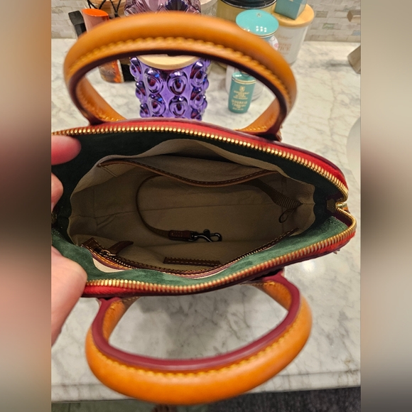 VINTAGE DOONEY AND BOURKE FLORENTINE CAMERON CROSSBODY SATCHEL IN TAN COLOR Sz S - Picture 6 of 16